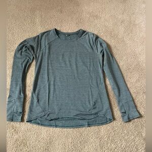 Oiselle Green/White Flyout LS Sz 6